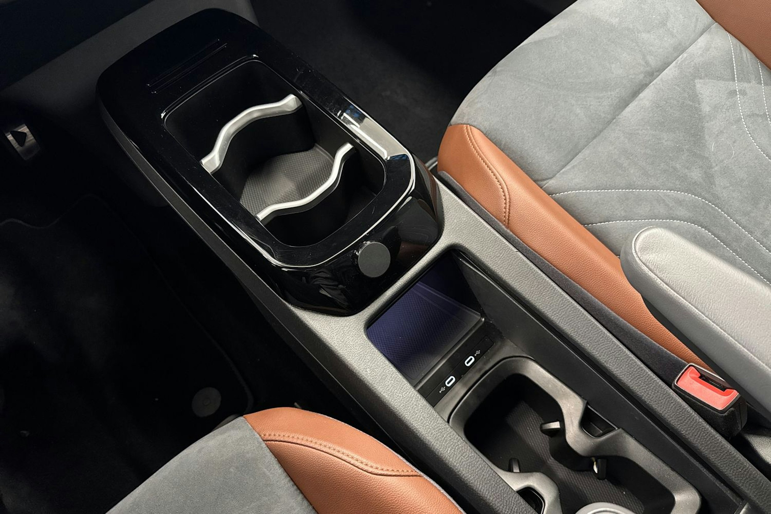 harmaa Volkswagen ID.4 2022 kuva 25.