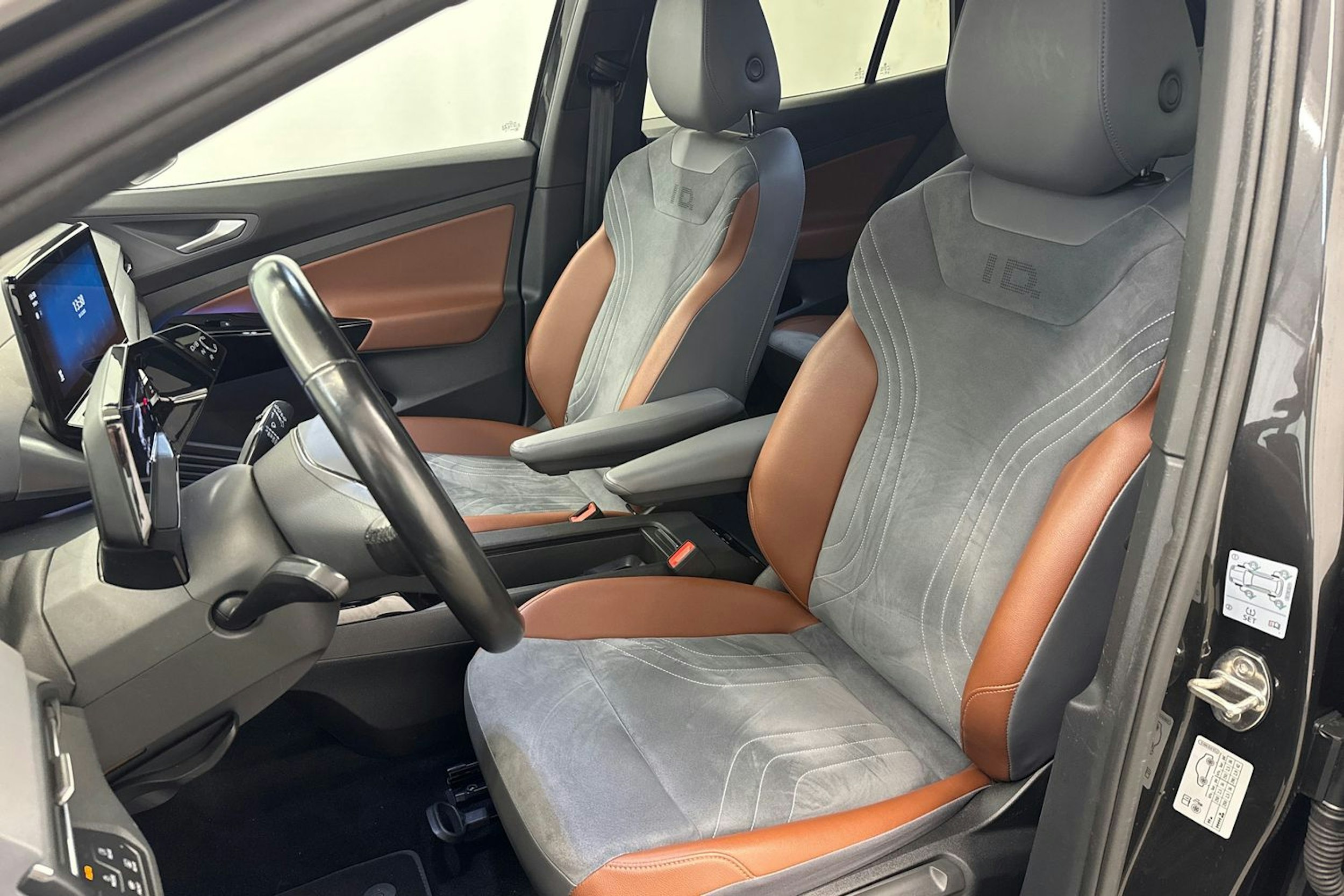 harmaa Volkswagen ID.4 2022 kuva 26.