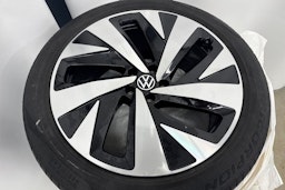 harmaa Volkswagen ID.4 2022 kuva 28.