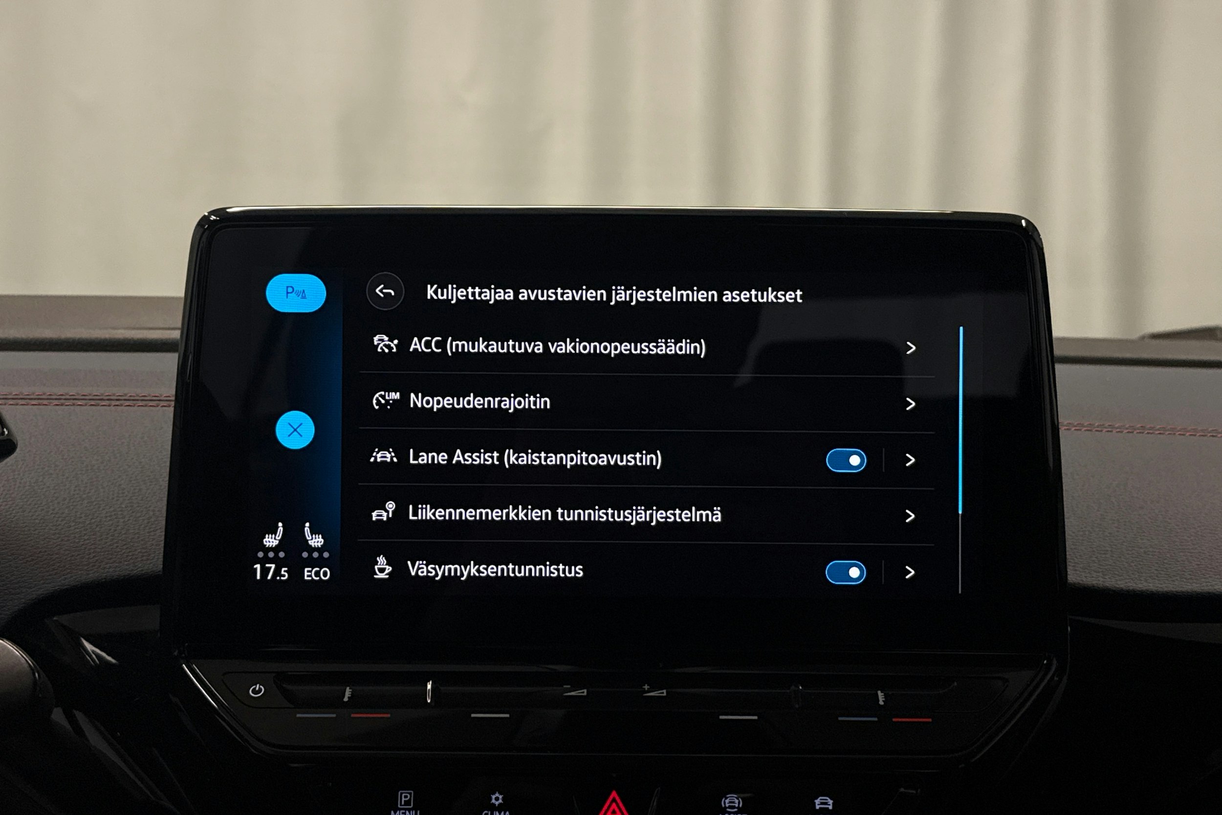 hopea Volkswagen ID.4 2022 kuva 21.