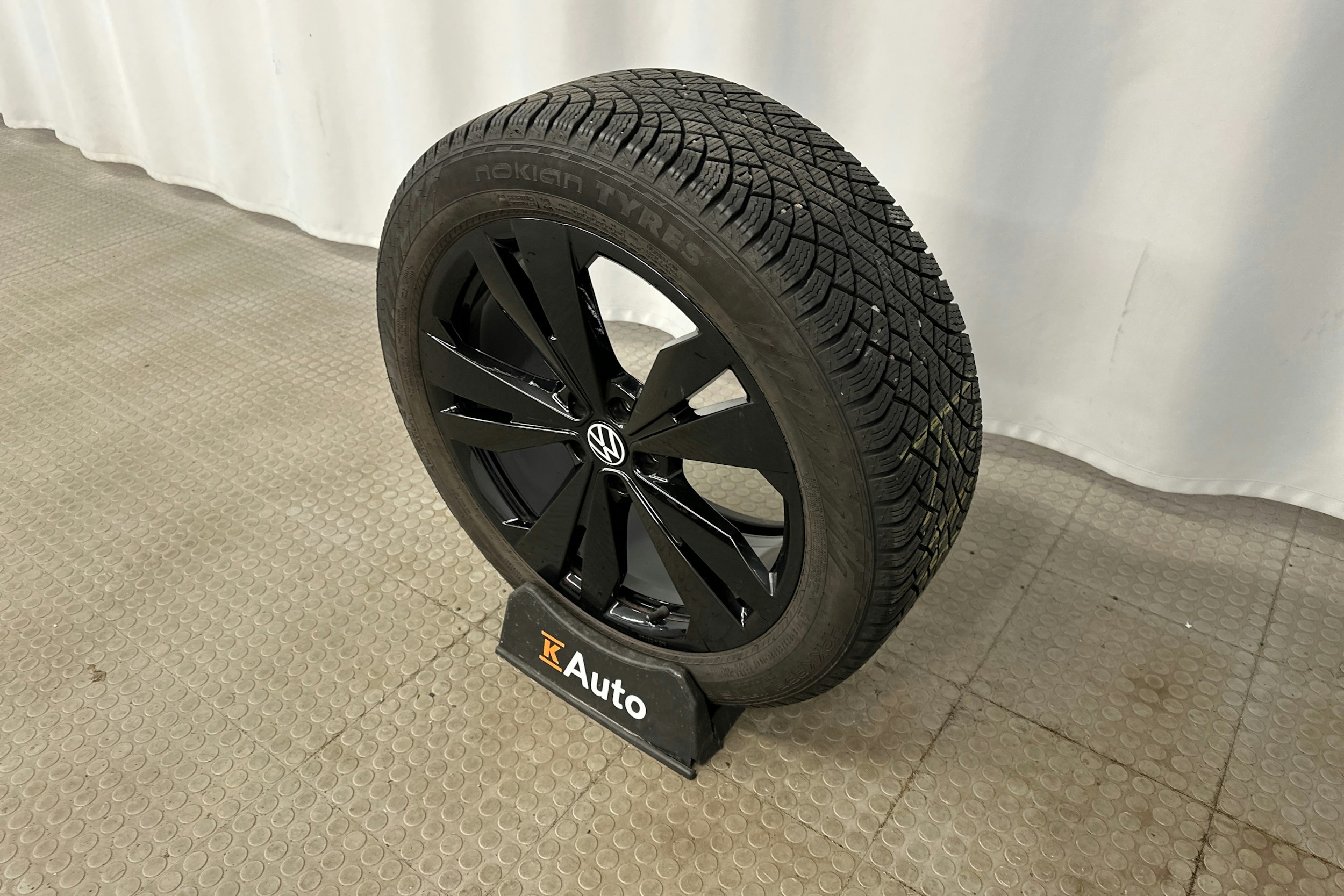 hopea Volkswagen ID.4 2022 kuva 10.