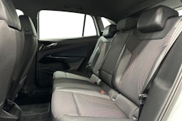 valkoinen Volkswagen ID.4 2022 kuva 10.