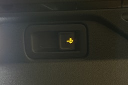 valkoinen Volkswagen ID.4 2022 kuva 15.