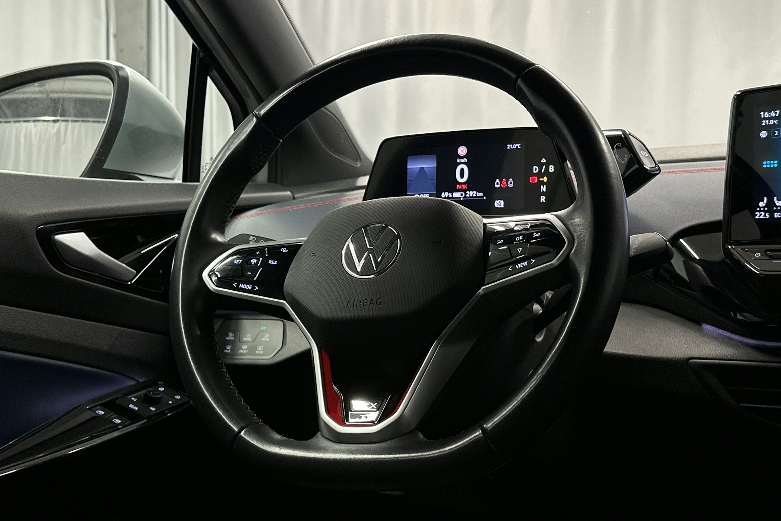 hopea Volkswagen ID.4 2022 kuva 18.