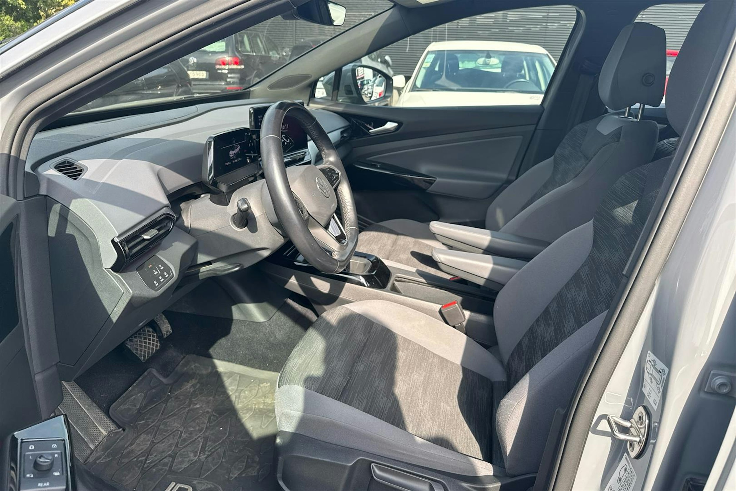 harmaa Volkswagen ID.4 2022 kuva 3.