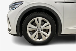 valkoinen Volkswagen ID.4 2022 kuva 9.