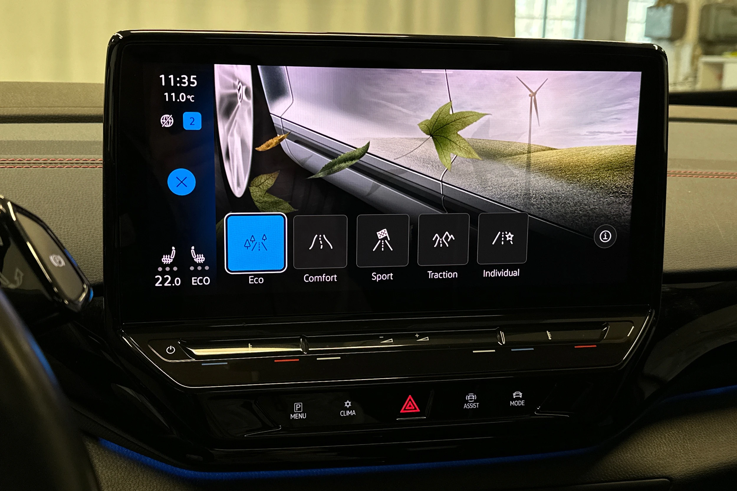 valkoinen Volkswagen ID.4 2022 kuva 25.