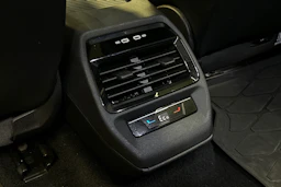 valkoinen Volkswagen ID.4 2022 kuva 30.