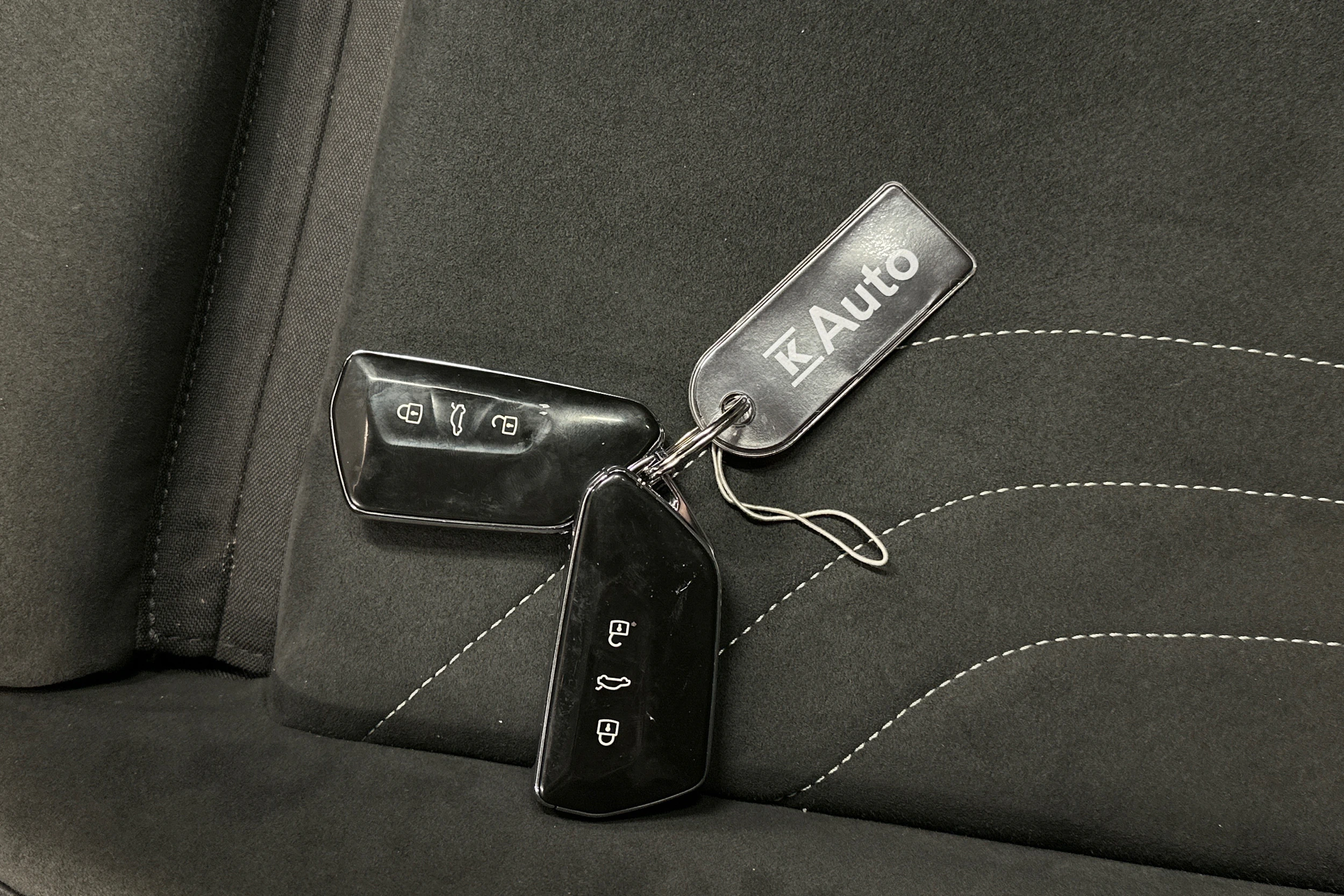 valkoinen Volkswagen ID.4 2022 kuva 34.