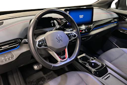harmaa Volkswagen ID.4 2022 kuva 6.