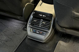 harmaa Volkswagen ID.4 2022 kuva 33.