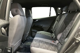 harmaa Volkswagen ID.4 2022 kuva 10.