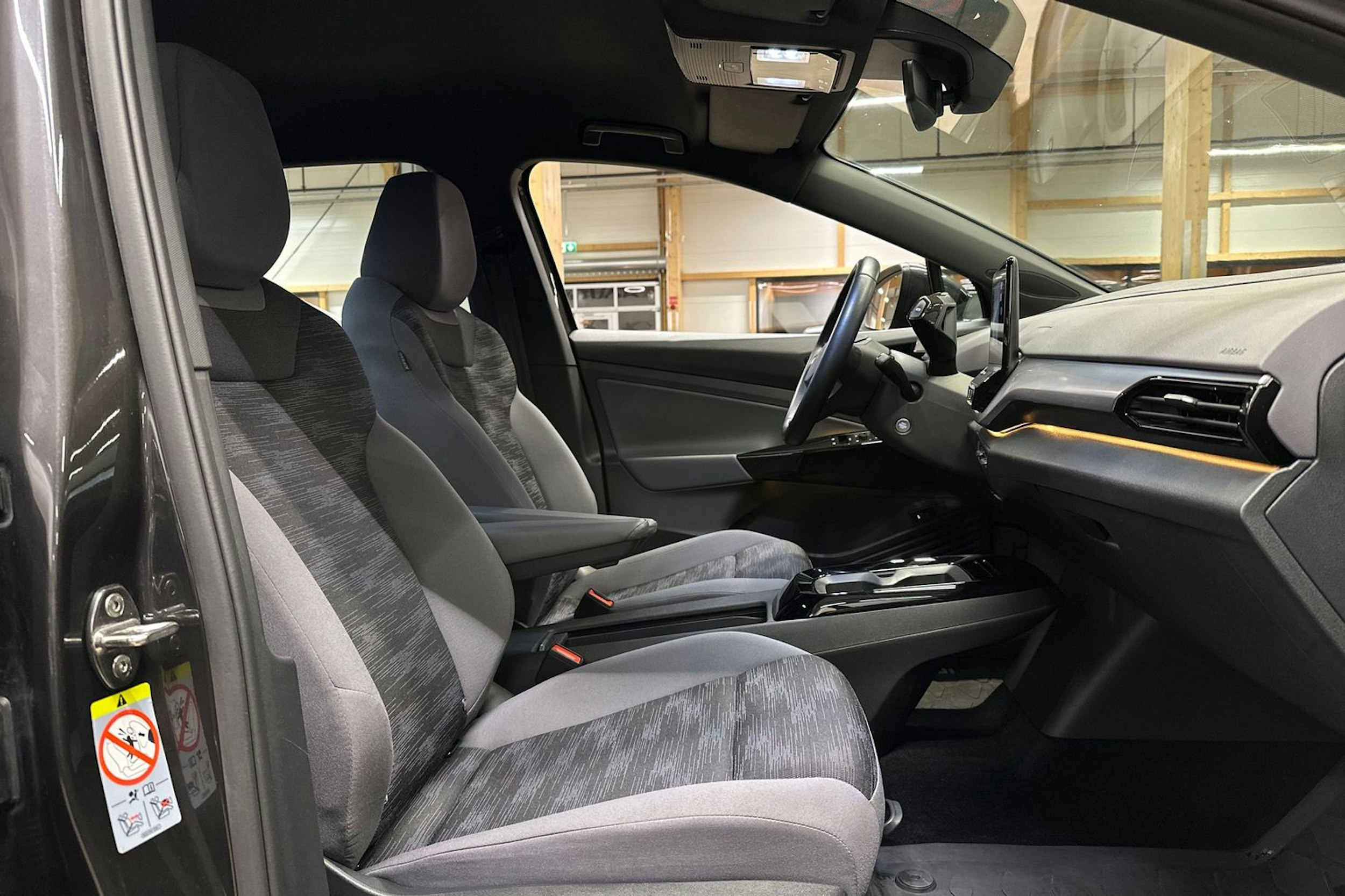 harmaa Volkswagen ID.4 2022 kuva 14.