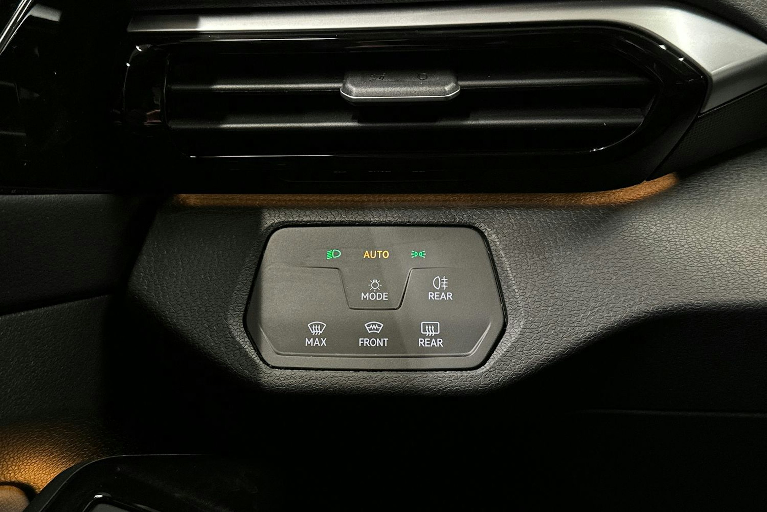 harmaa Volkswagen ID.4 2022 kuva 25.