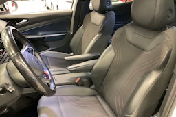 Valkoinen Volkswagen ID.4 2022 kuva 17.