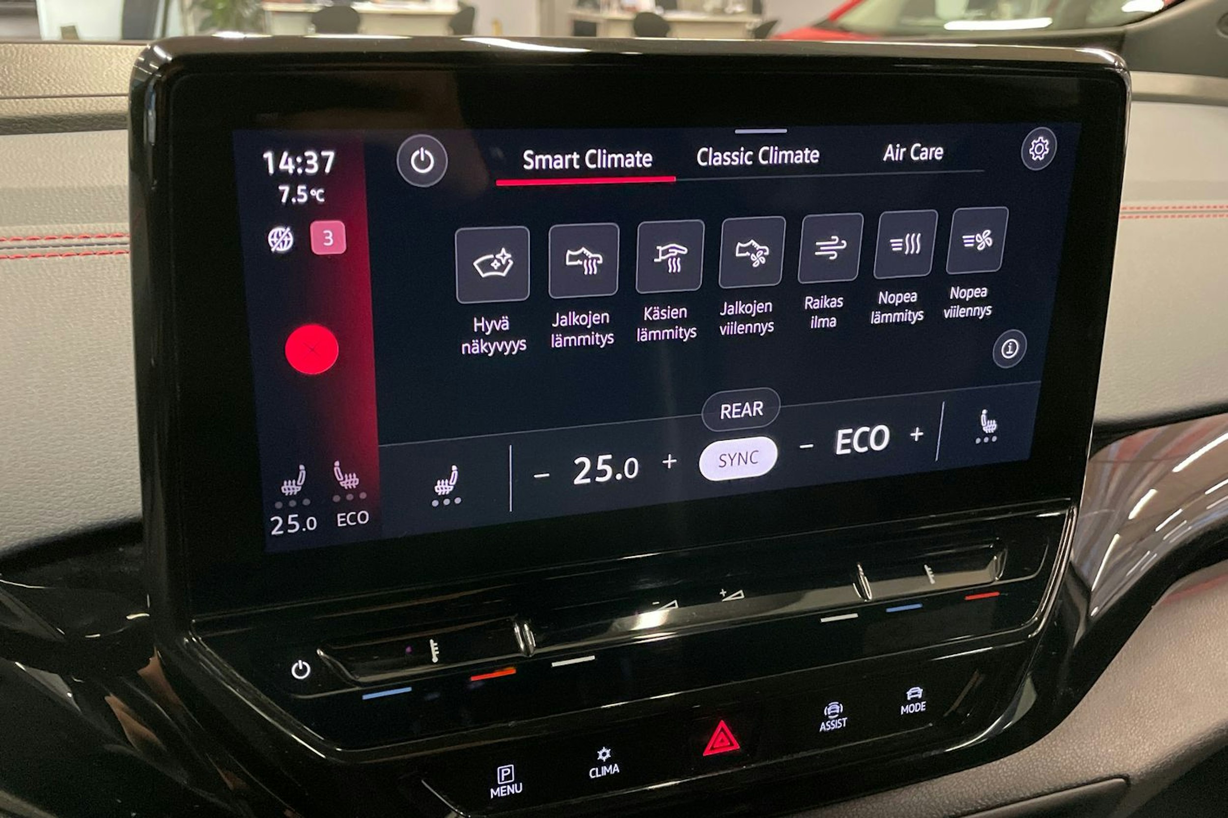 Valkoinen Volkswagen ID.4 2022 kuva 21.