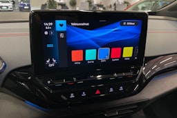 Valkoinen Volkswagen ID.4 2022 kuva 24.