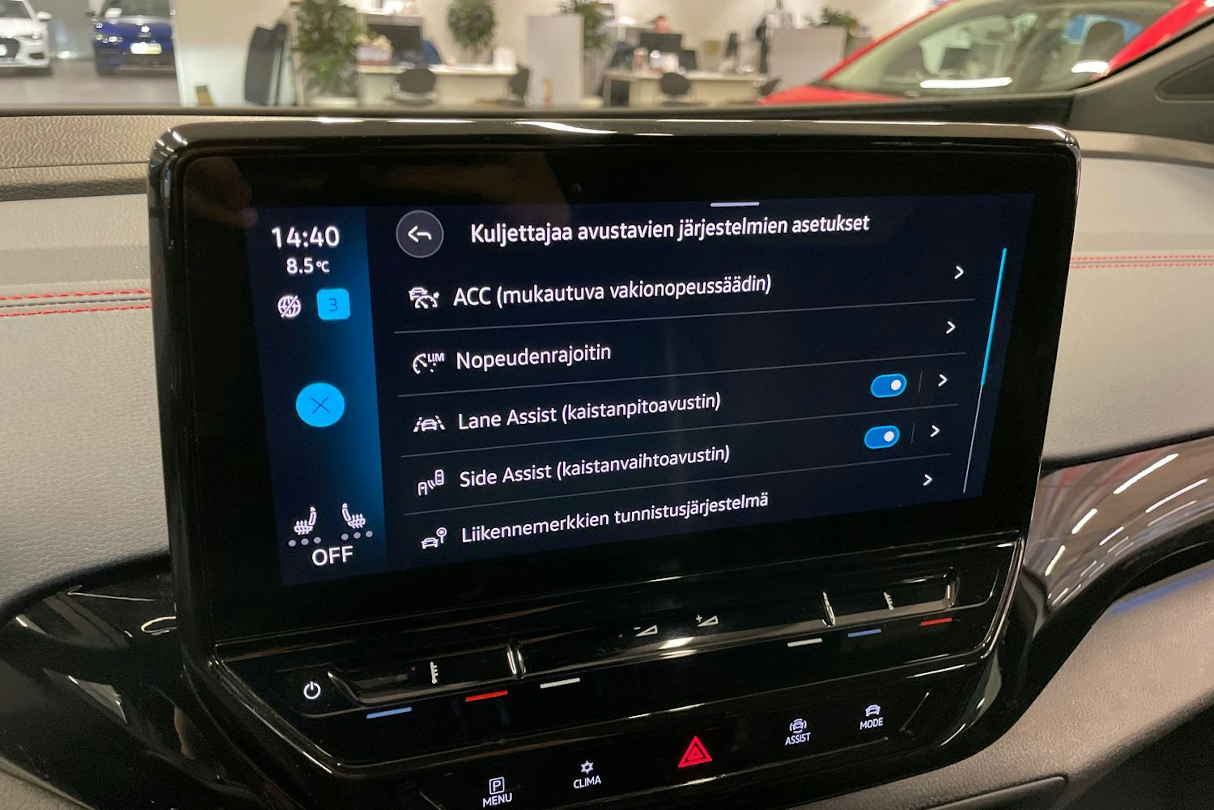 Valkoinen Volkswagen ID.4 2022 kuva 25.