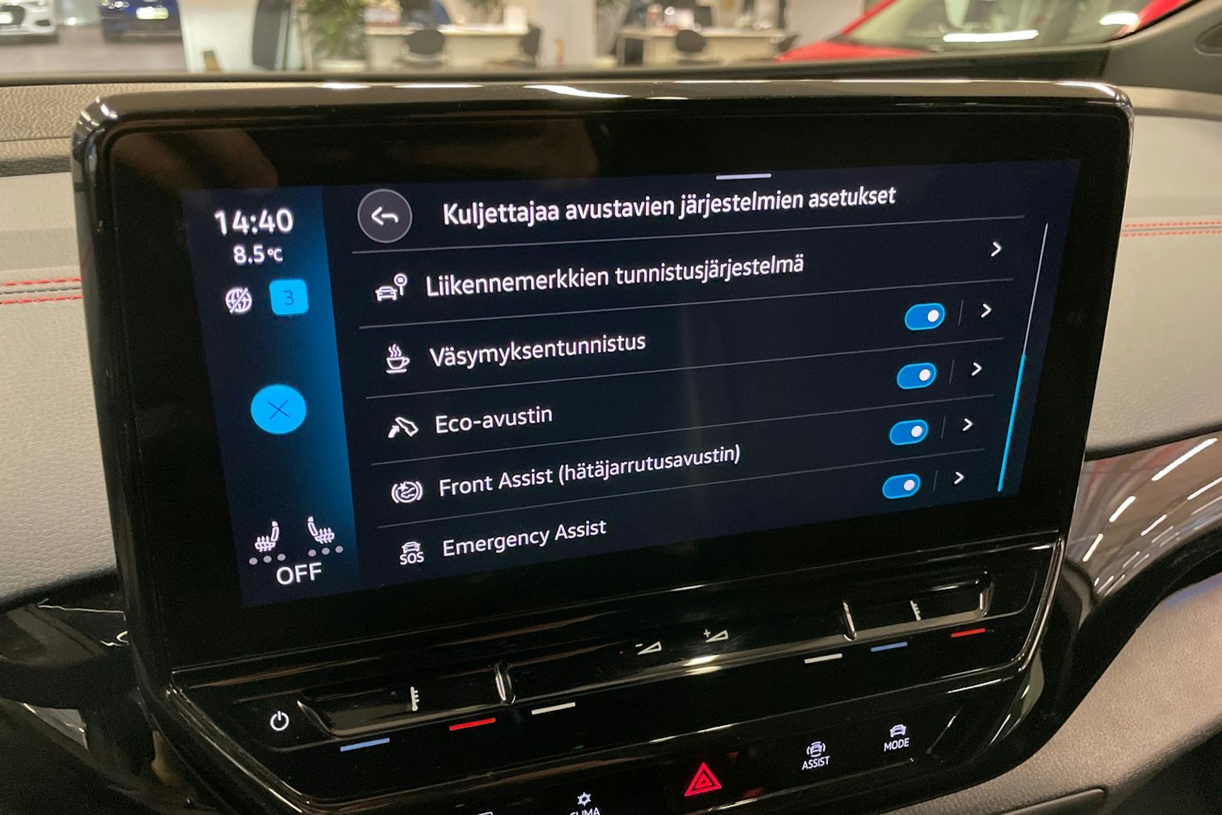 Valkoinen Volkswagen ID.4 2022 kuva 26.