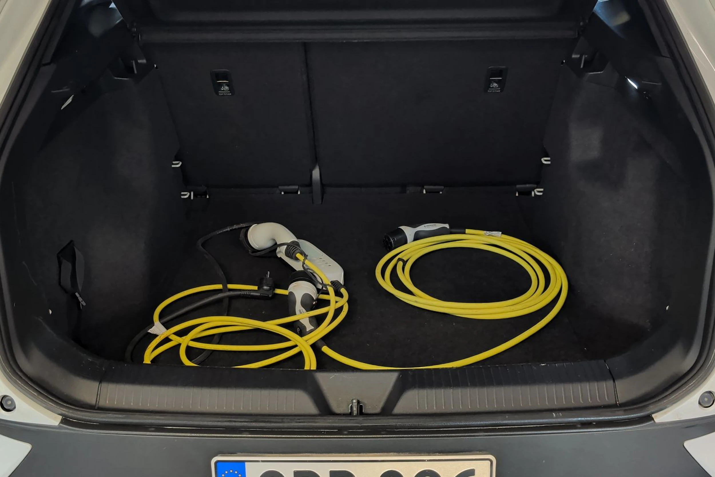 valkoinen Volkswagen ID.4 2022 kuva 11.