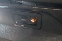 valkoinen Volkswagen ID.4 2022 kuva 13.
