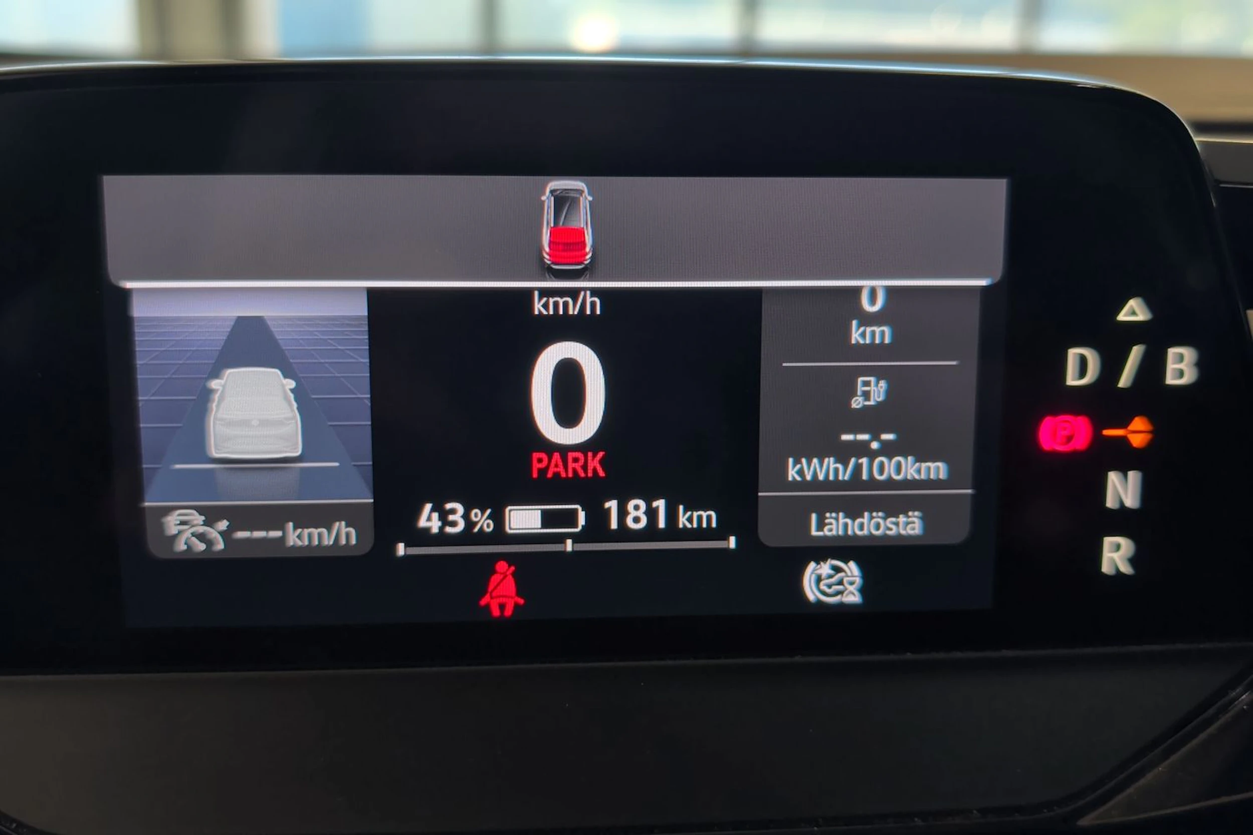 valkoinen Volkswagen ID.4 2022 kuva 24.