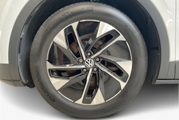 valkoinen Volkswagen ID.4 2022 kuva 11.