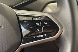 valkoinen Volkswagen ID.4 2022 kuva 17.