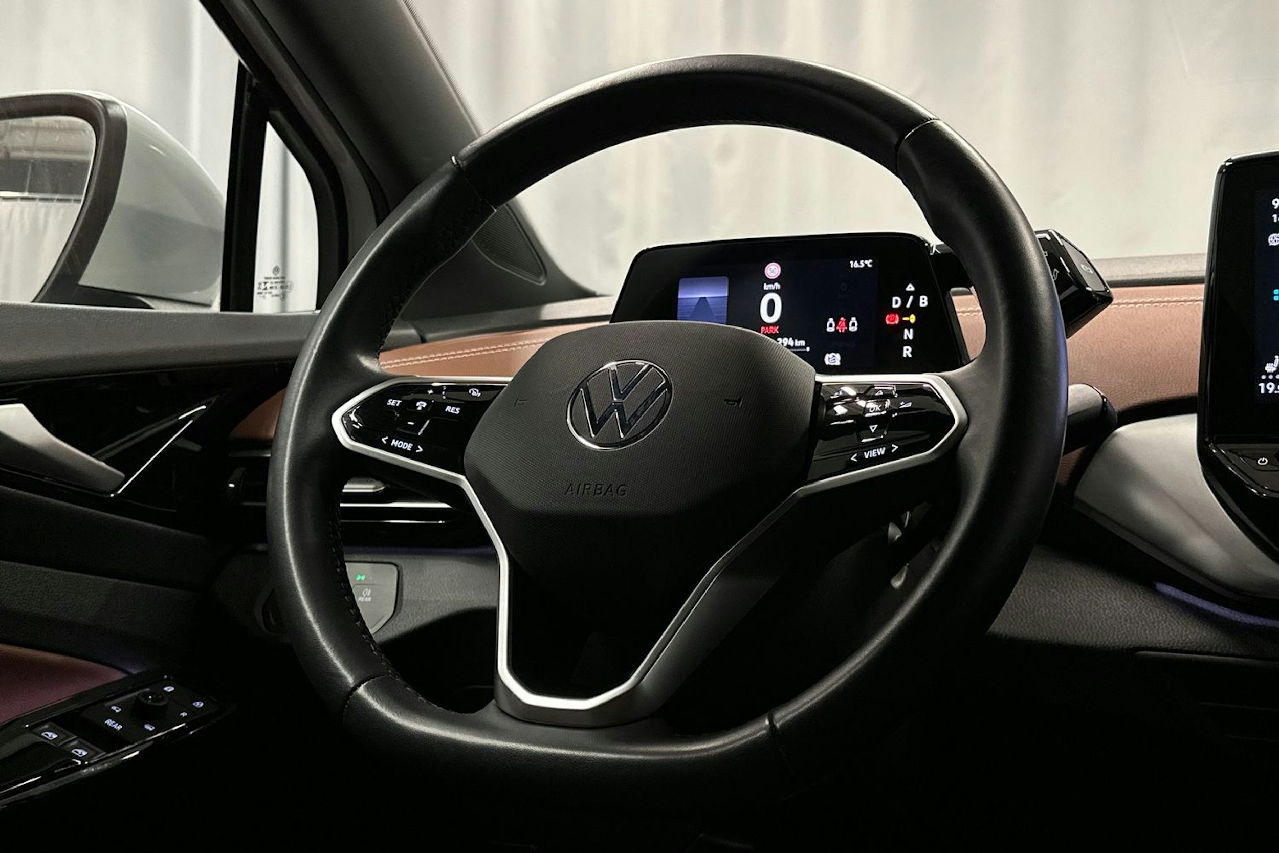 valkoinen Volkswagen ID.4 2022 kuva 9.