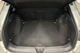 valkoinen Volkswagen ID.4 2022 kuva 27.