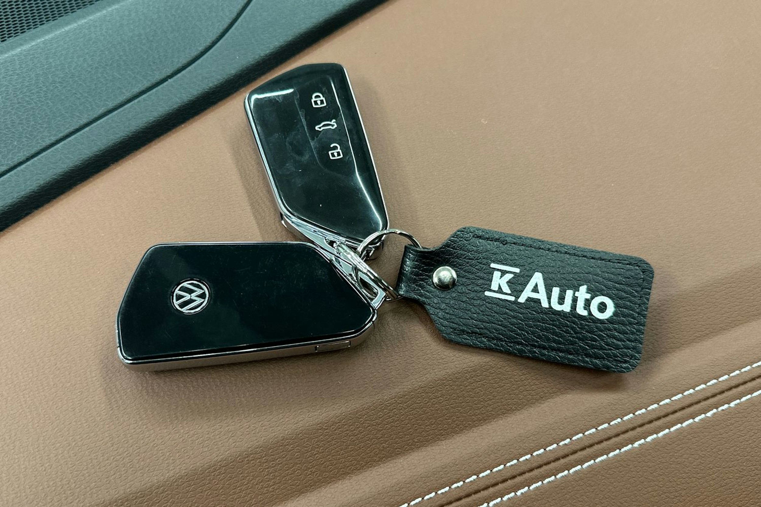 valkoinen Volkswagen ID.4 2022 kuva 30.