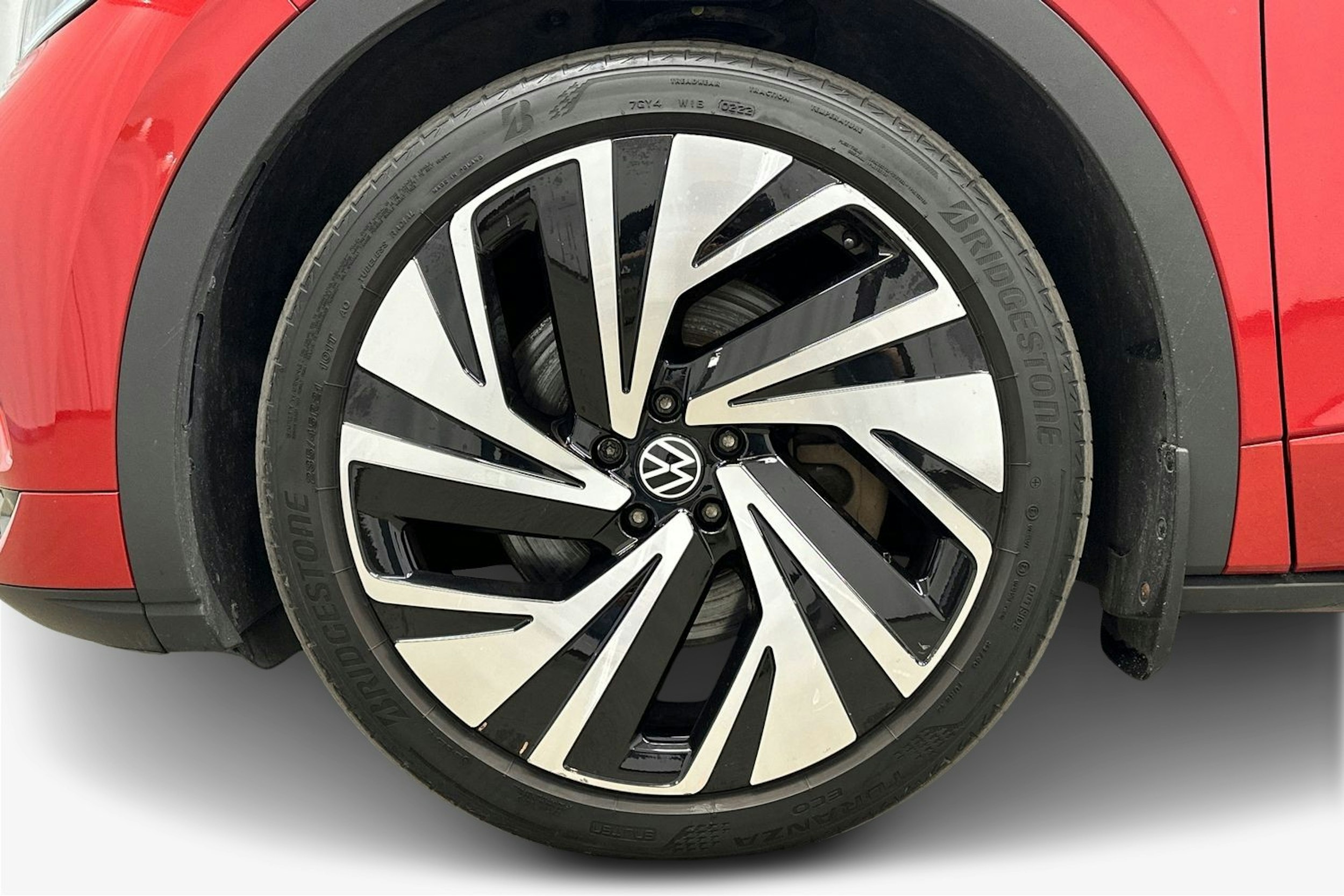 punainen Volkswagen ID.4 2022 kuva 11.
