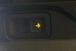 punainen Volkswagen ID.4 2022 kuva 15.