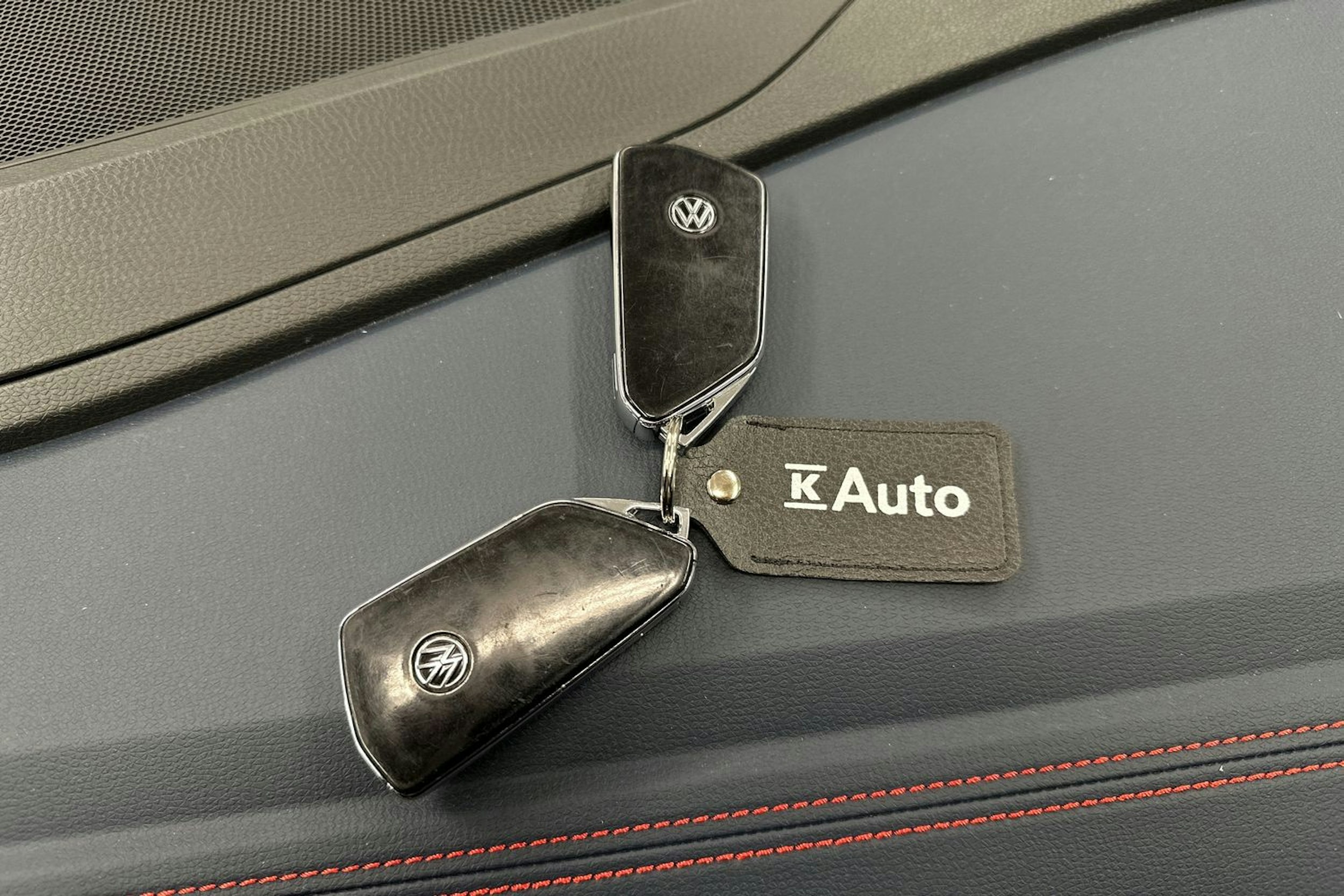 punainen Volkswagen ID.4 2022 kuva 30.
