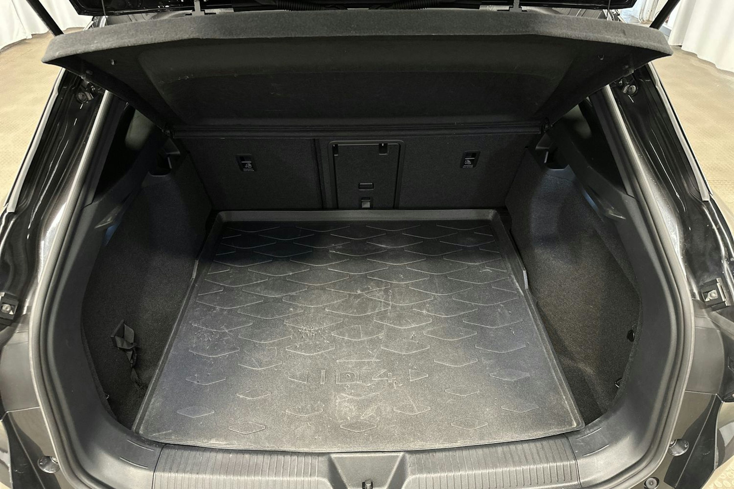 harmaa Volkswagen ID.4 2022 kuva 14.