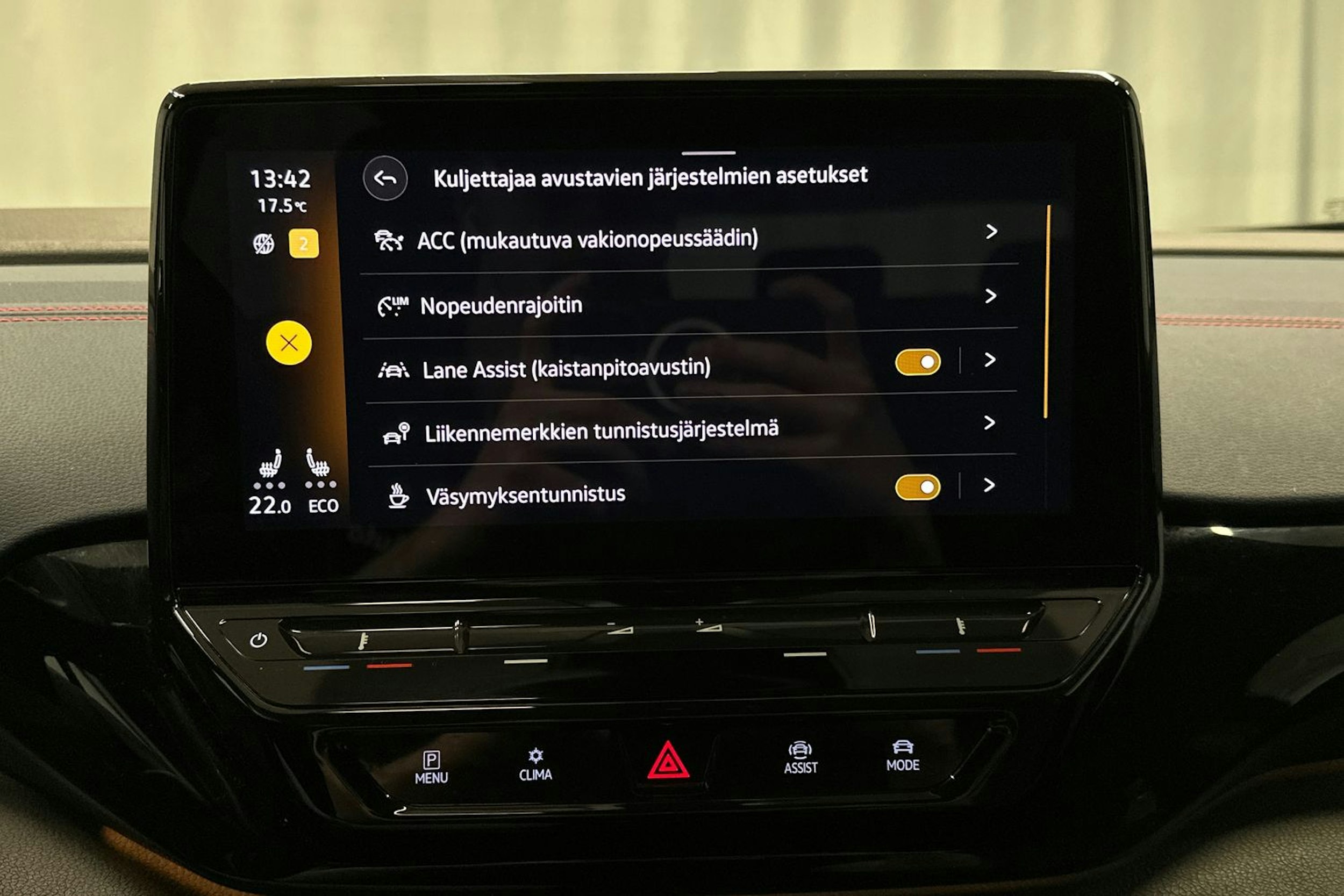 harmaa Volkswagen ID.4 2022 kuva 27.