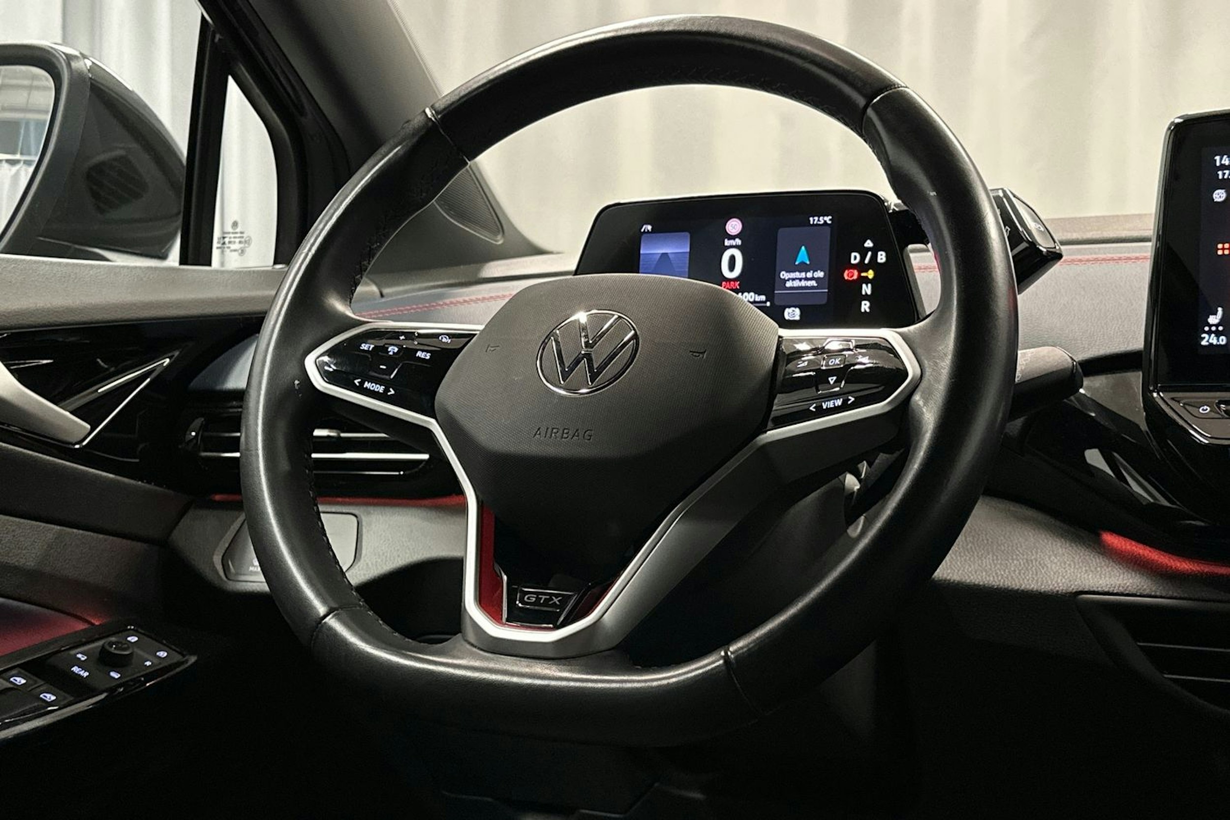 harmaa Volkswagen ID.4 2022 kuva 13.