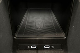 harmaa Volkswagen ID.4 2022 kuva 26.