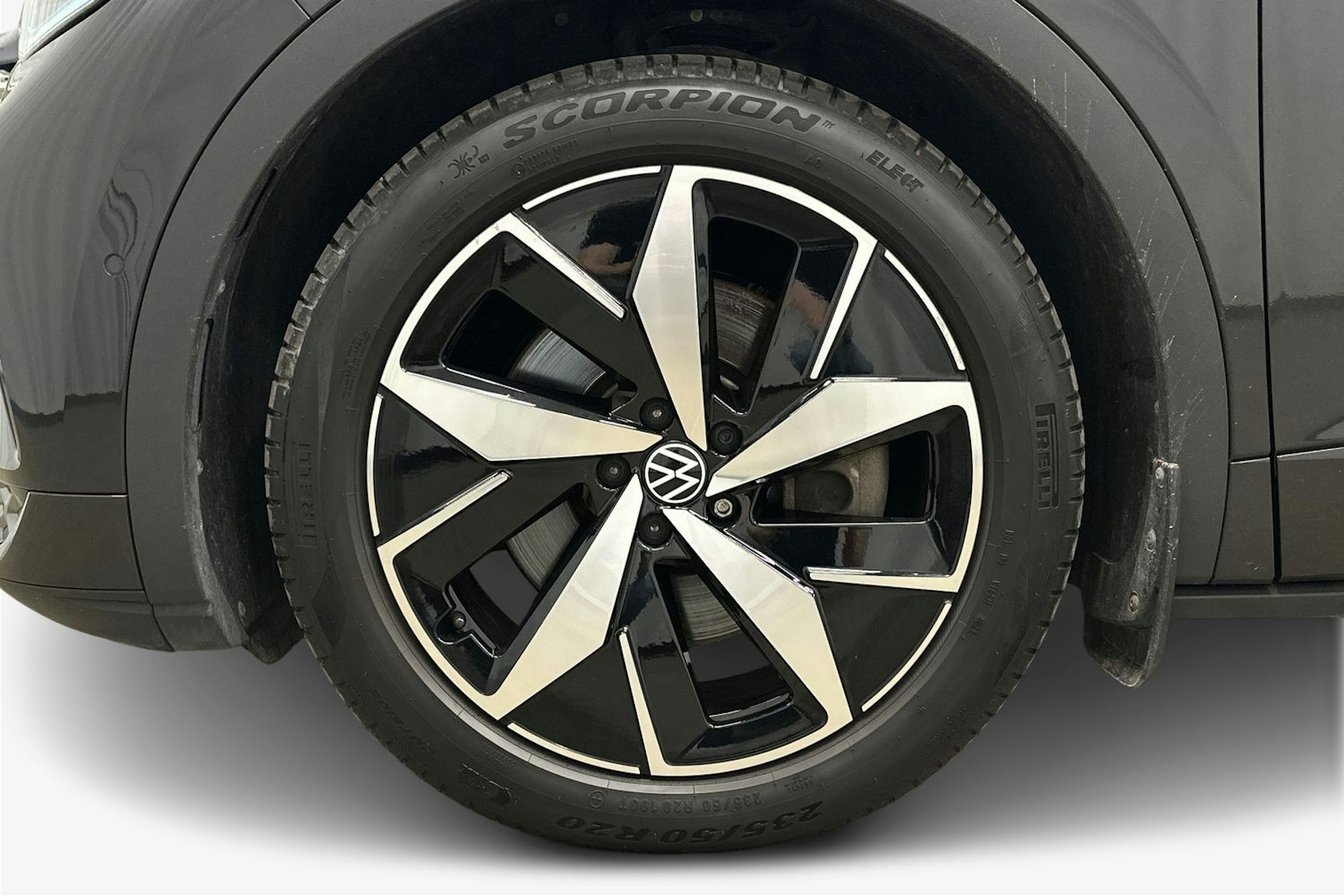 harmaa Volkswagen ID.4 2022 kuva 11.