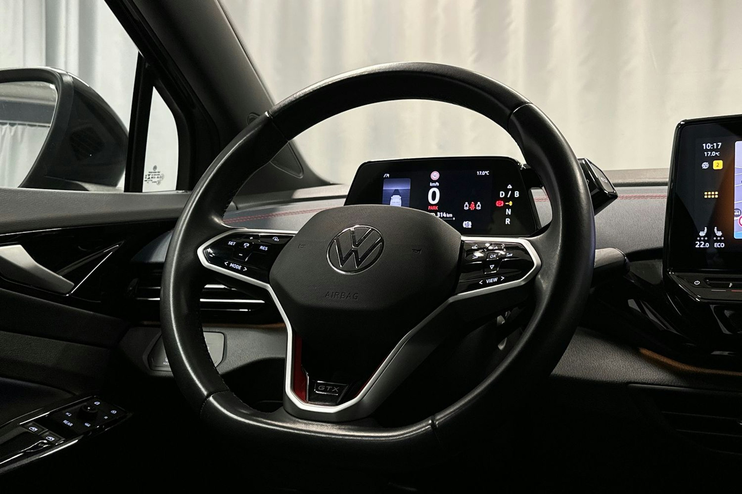 harmaa Volkswagen ID.4 2022 kuva 17.