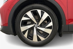 punainen Volkswagen ID.4 2022 kuva 11.