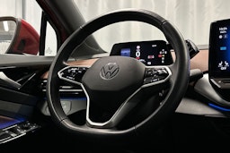 punainen Volkswagen ID.4 2022 kuva 16.