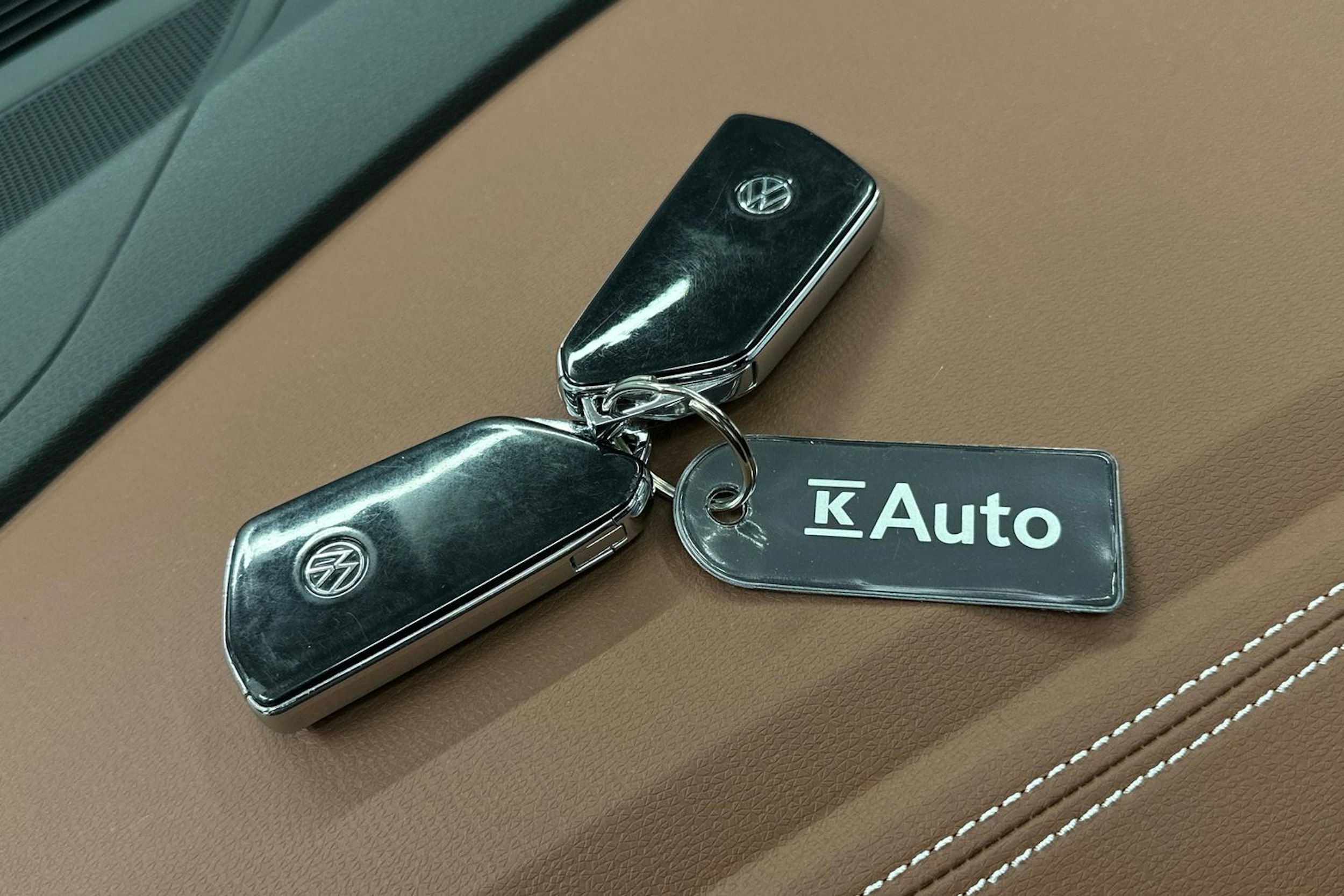 punainen Volkswagen ID.4 2022 kuva 32.