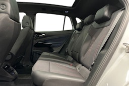 valkoinen Volkswagen ID.4 2022 kuva 10.