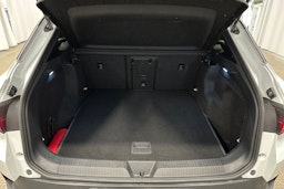 valkoinen Volkswagen ID.4 2022 kuva 14.