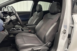 valkoinen Volkswagen ID.4 2022 kuva 16.