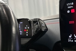 valkoinen Volkswagen ID.4 2022 kuva 23.