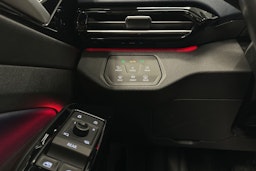 valkoinen Volkswagen ID.4 2022 kuva 34.