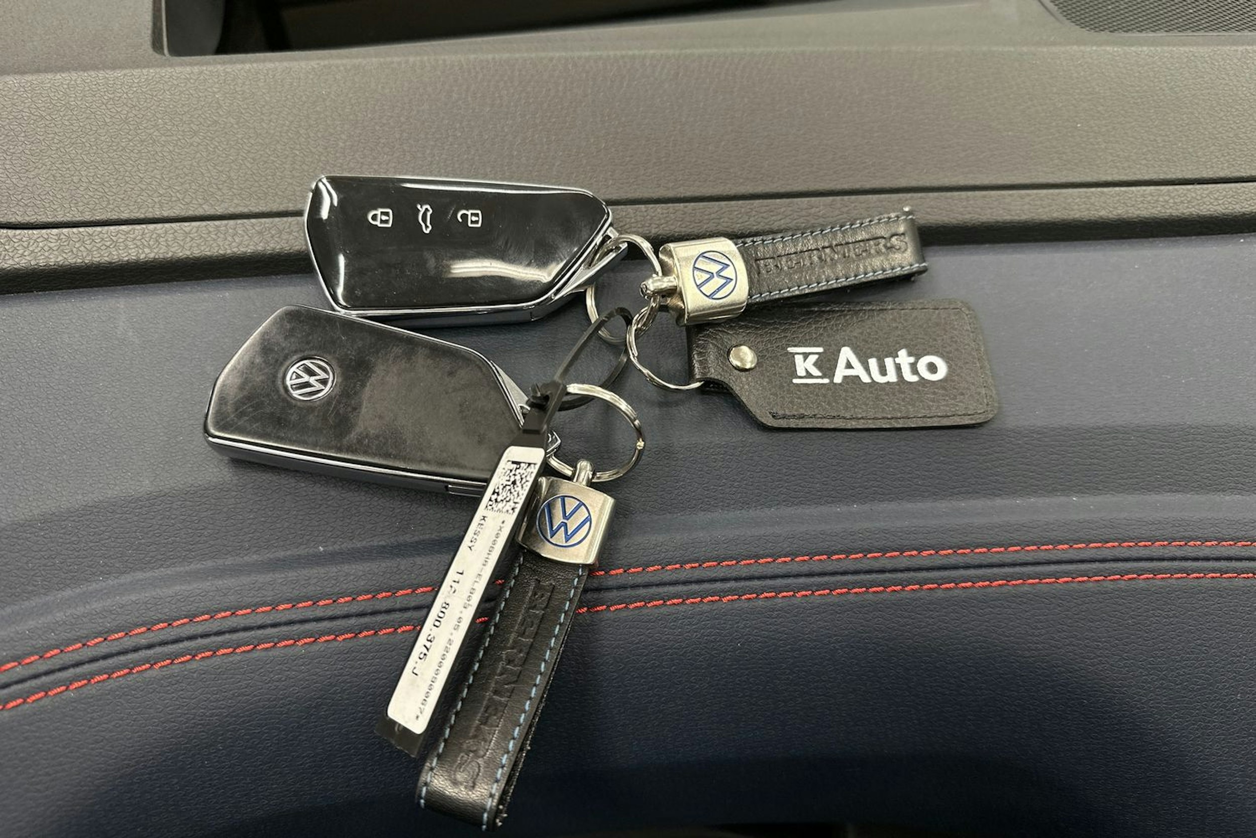 valkoinen Volkswagen ID.4 2022 kuva 35.