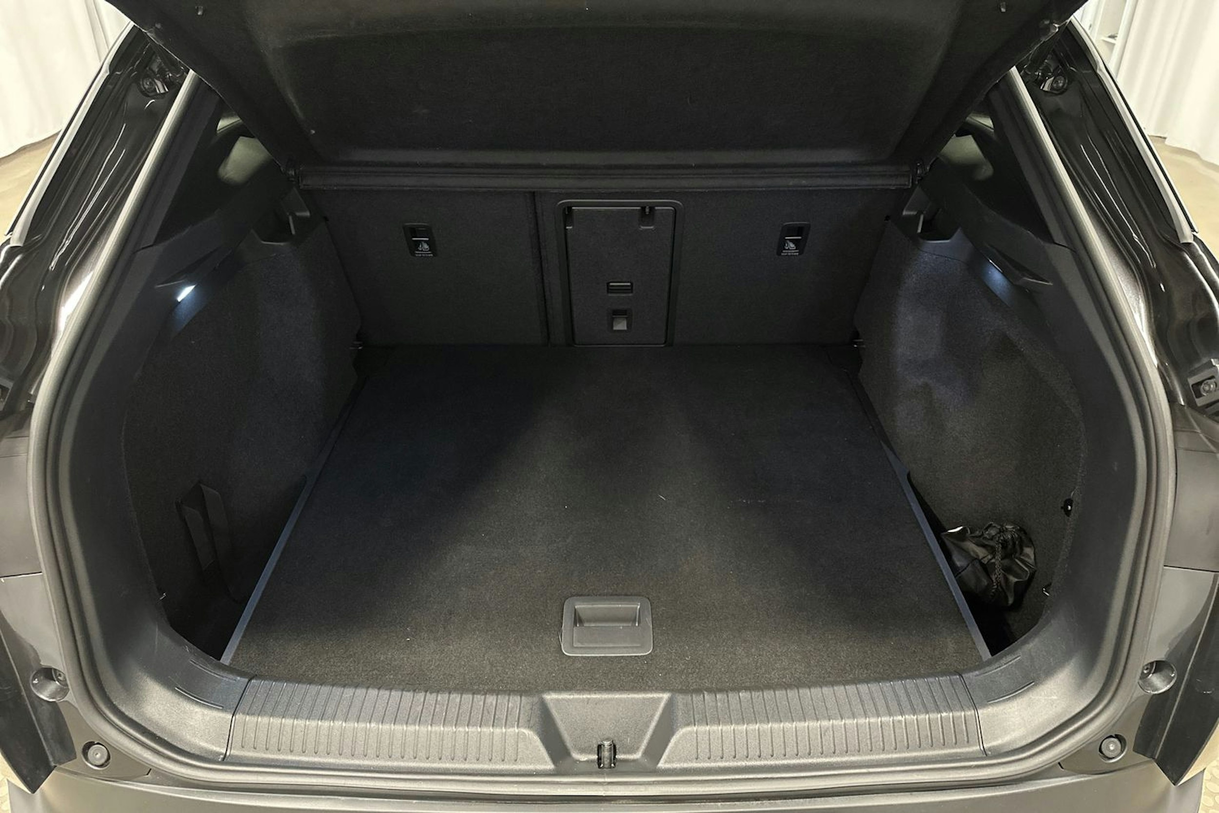 harmaa Volkswagen ID.4 2022 kuva 14.